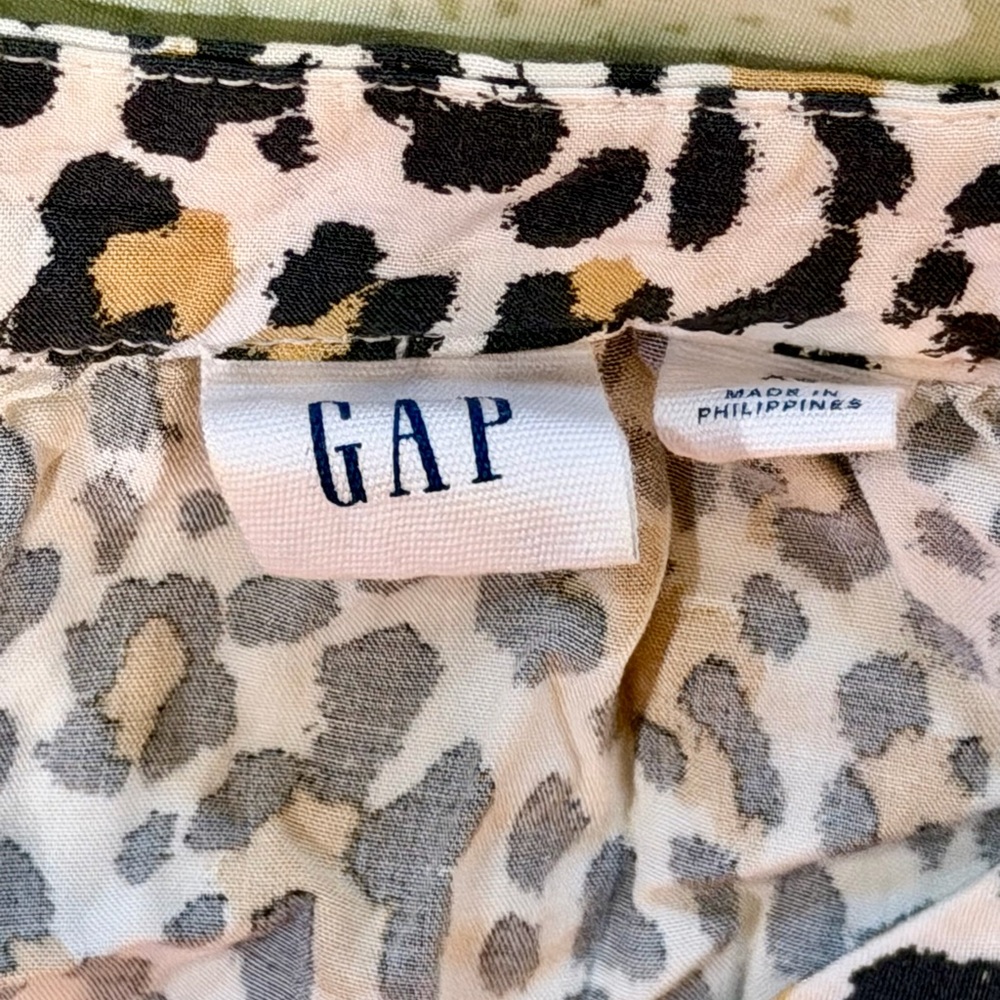 GAP Leopard Print V-Neck Blouse - Picture 4 of 4